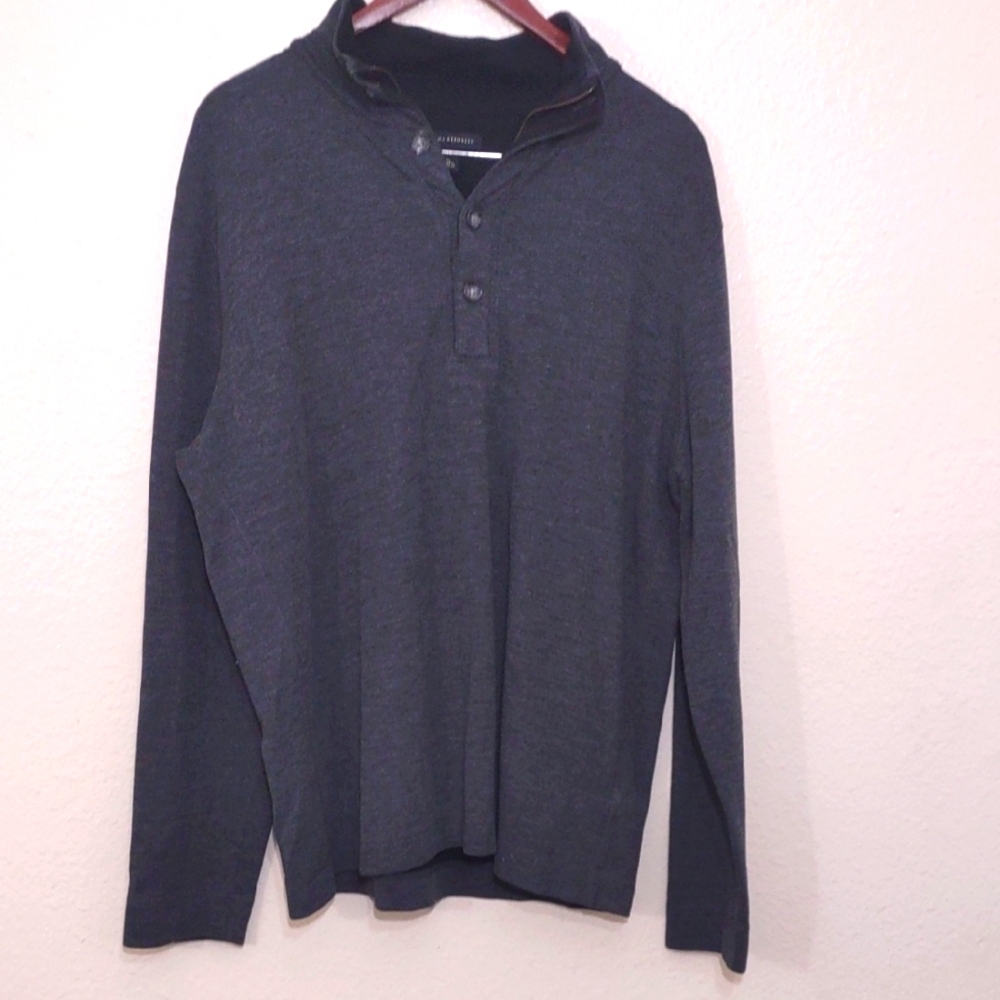 SLIGHTLY USED MEN'S BANANA REPUBLIC 1/4 ZIP AND BUTTON UP XL DARK GRAY